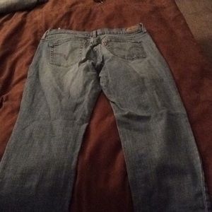 Ladies Levi jeans 👖